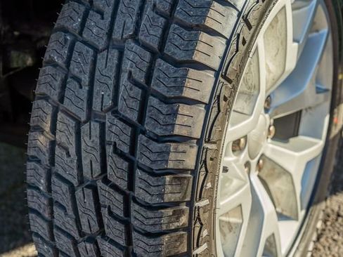 Used 2017 GMC Sierra 1500 SLT w/ SLT Premium Package image 16