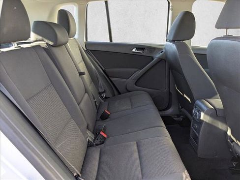 Used 2018 Volkswagen Tiguan Limited w/ Premium Package image 20