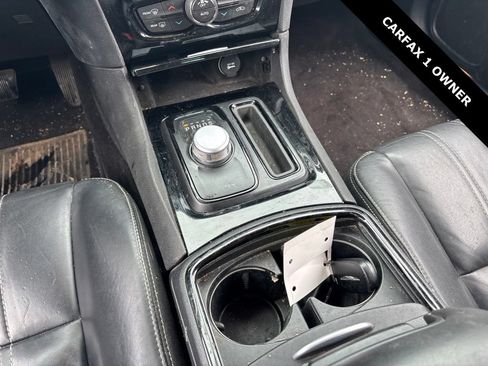 Used 2018 Chrysler 300 S w/ S Model Appearance Package RWD image 10