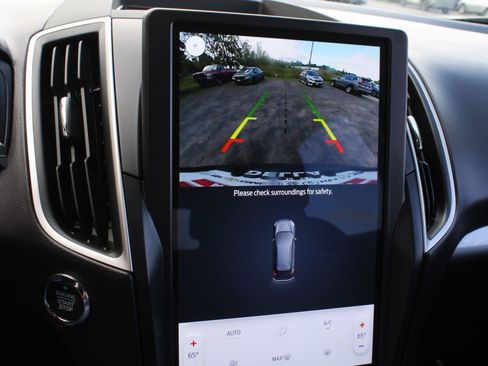 Used 2022 Ford Edge SE AWD/4WD image 15
