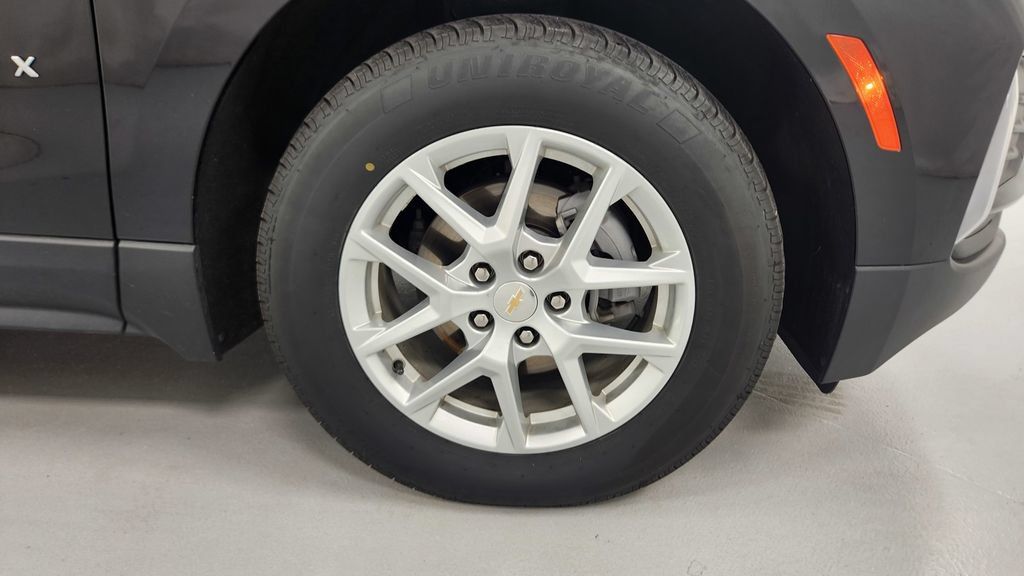 Used 2022 Chevrolet Equinox LT AWD/4WD image 9