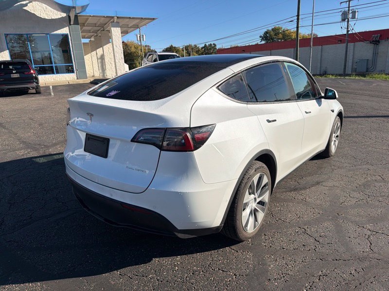 Used 2022 Tesla Model Y Long Range AWD/4WD image 7