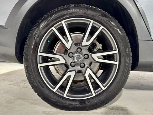 Used 2020 Volvo V90 T6 Cross Country image 35