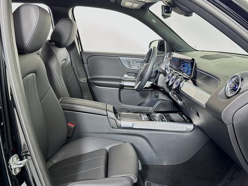 Certified 2025 Mercedes-Benz GLB 250 image 7