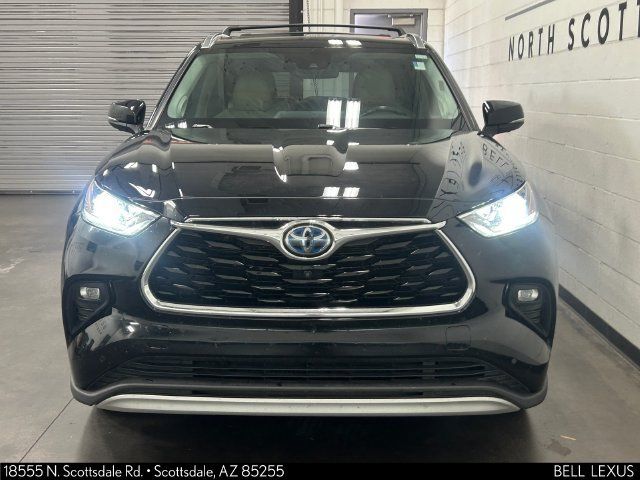Used 2021 Toyota Highlander Platinum AWD/4WD image 4