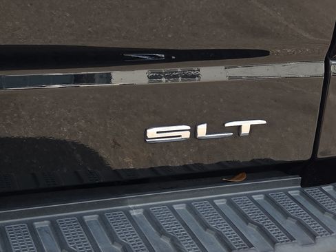 Used 2022 GMC Sierra 1500 SLT w/ SLT Premium Package AWD/4WD image 31