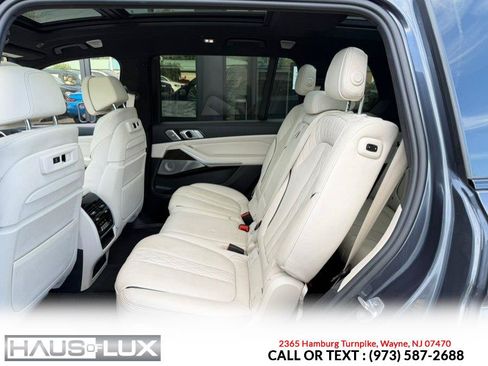 Used 2020 BMW X7 M50i w/ Dynamic Handling Package AWD/4WD image 17