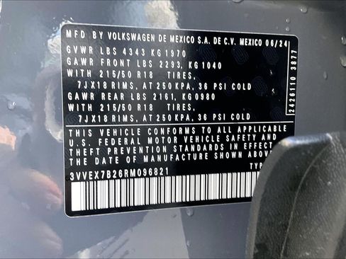 Certified 2024 Volkswagen Taos SE w/ Panoramic Sunroof Package image 33