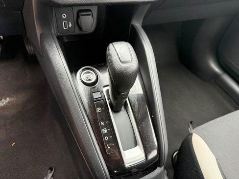 Used 2022 Nissan Versa SV image 28