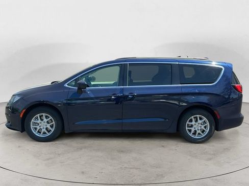 Used 2020 Chrysler Voyager LX w/ Cold Weather Group FWD image 2