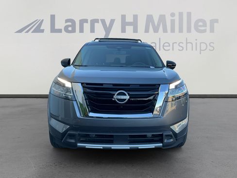 Used 2024 Nissan Pathfinder Platinum FWD image 8
