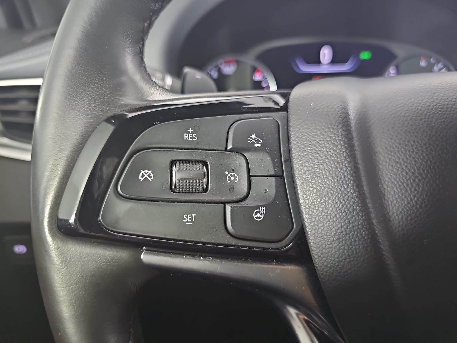 Used 2023 Buick Enclave Premium w/ Experience Buick Package FWD image 17