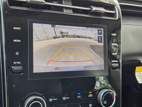 Used 2023 Hyundai Tucson SE AWD/4WD image 16