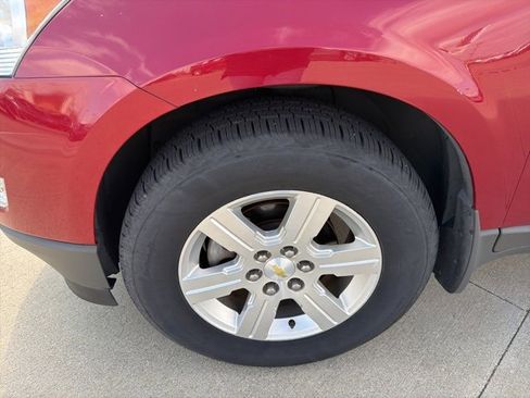 Used 2012 Chevrolet Traverse LT image 17