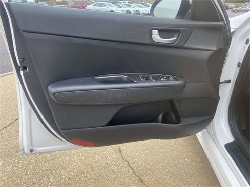 Used 2016 Kia Optima LX image 12