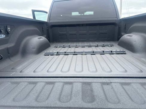 Used 2021 RAM 2500 Tradesman w/ Chrome Appearance Group AWD/4WD image 7