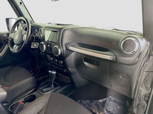 Used 2017 Jeep Wrangler Unlimited Sahara AWD/4WD image 24