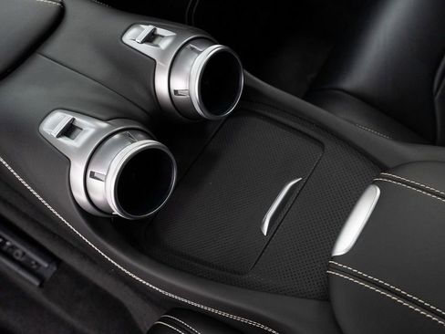 Used 2017 Ferrari GTC4Lusso image 21