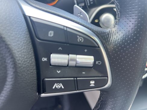 Used 2022 Genesis G70 2.0T image 13