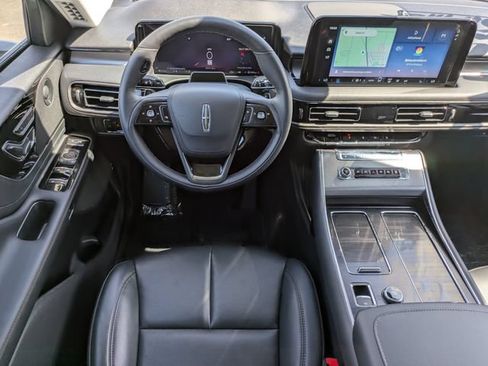 New 2026 Lincoln Aviator AWD image 16