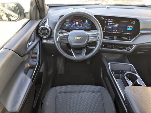Certified 2025 Chevrolet Equinox LT image 19