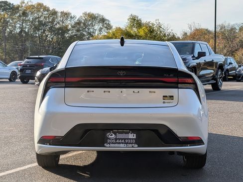 Used 2024 Toyota Prius XLE image 8