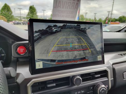 Used 2024 Toyota Tacoma TRD Sport w/ TRD Sport Upgrade Package AWD/4WD image 17