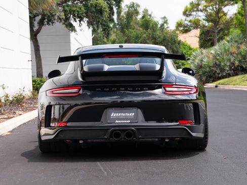 Used 2018 Porsche 911 GT3 RWD image 2