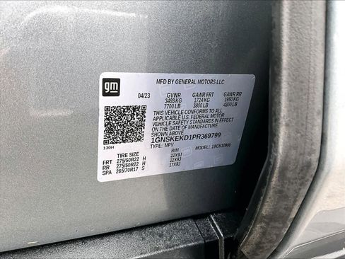 Used 2023 Chevrolet Suburban RST w/ Luxury Package image 37