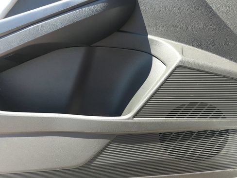 New 2026 Volkswagen Taos SE FWD image 27
