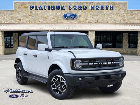 New 2026 Ford Bronco Outer Banks AWD/4WD image 1