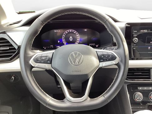 Certified 2025 Volkswagen Taos S AWD/4WD image 10