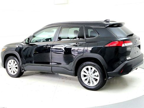 Certified 2023 Toyota Corolla Cross LE image 4