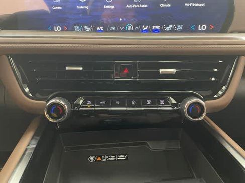 New 2026 Chevrolet Tahoe High Country w/ LPO, Illumination Package AWD/4WD image 6