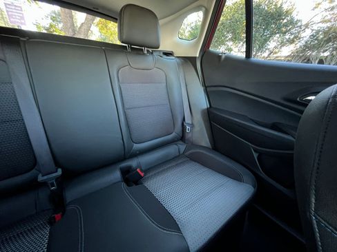 Used 2025 Chevrolet Trax LT image 35
