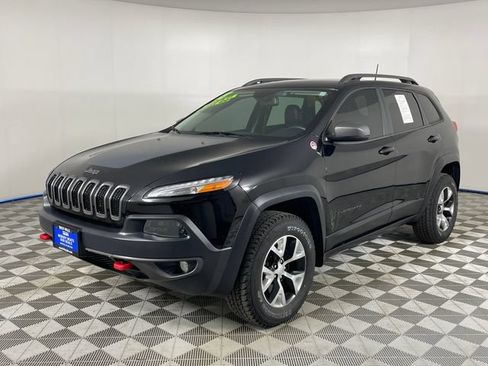Used 2018 Jeep Cherokee Trailhawk w/ Cold Weather Group AWD/4WD image 1