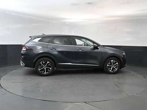 Used 2024 Kia Sportage EX FWD image 6