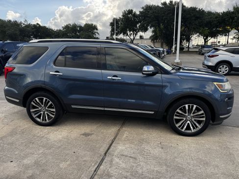 Used 2019 Ford Explorer Platinum AWD/4WD image 7