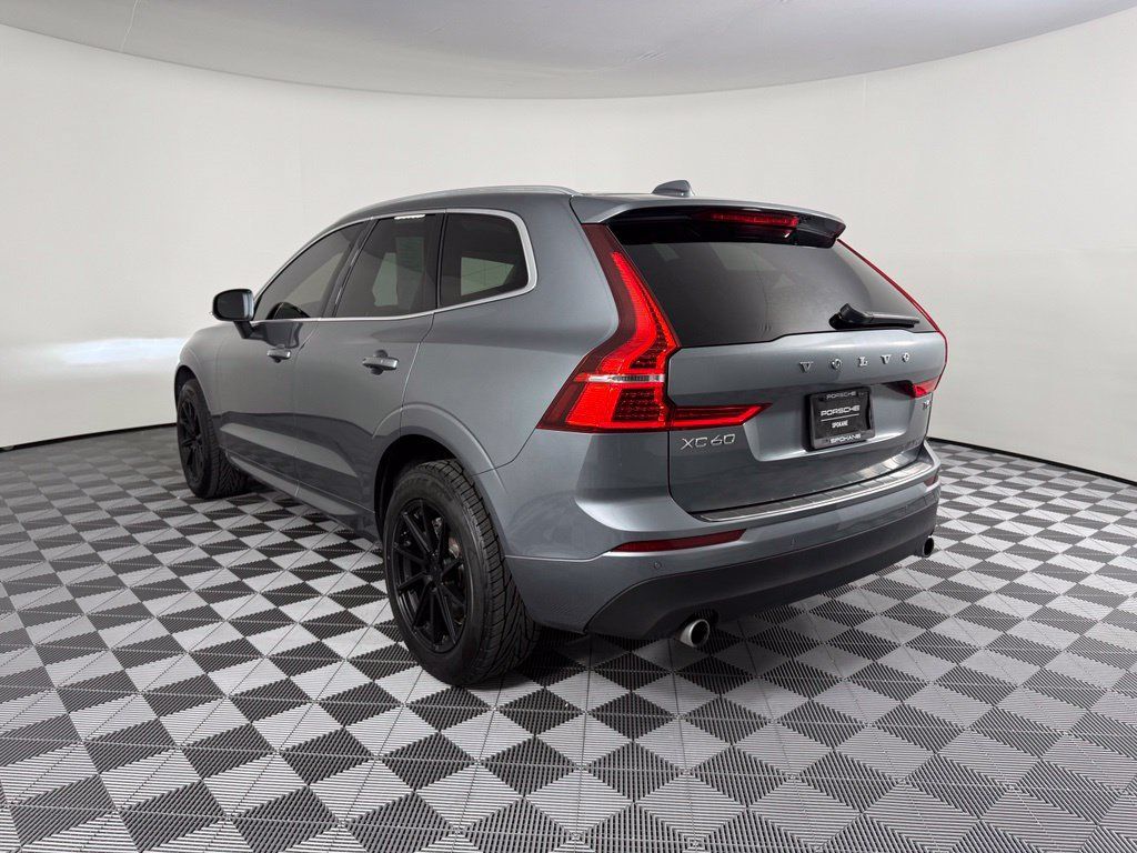 Used 2021 Volvo XC60 T6 Momentum AWD/4WD image 3