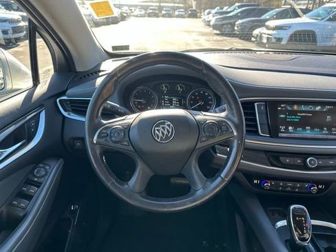 Used 2018 Buick Enclave Essence image 20