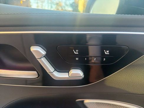 Used 2025 Mercedes-Benz C 300 Sedan image 8