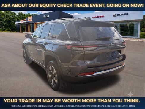 Used 2023 Jeep Grand Cherokee 4WD 4xe image 9