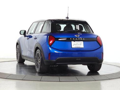 Used 2025 MINI Cooper 4-Door Hardtop FWD image 6