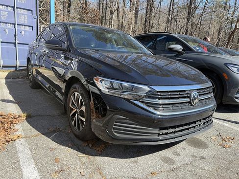 Used 2024 Volkswagen Jetta S image 2