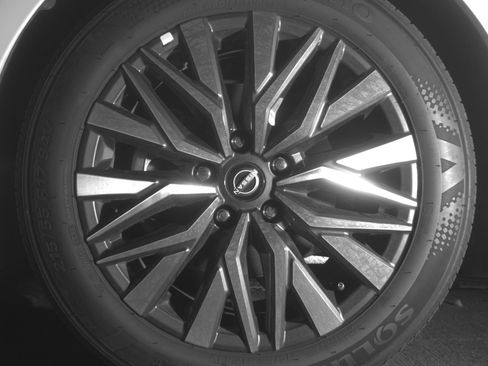 Used 2025 Nissan Altima 2.5 SV image 12