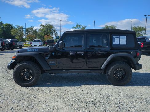 Used 2024 Jeep Wrangler Unlimited AWD/4WD image 7
