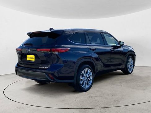 Used 2022 Toyota Highlander Limited AWD/4WD image 5