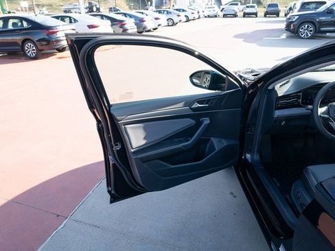 New 2026 Volkswagen Jetta SE image 11