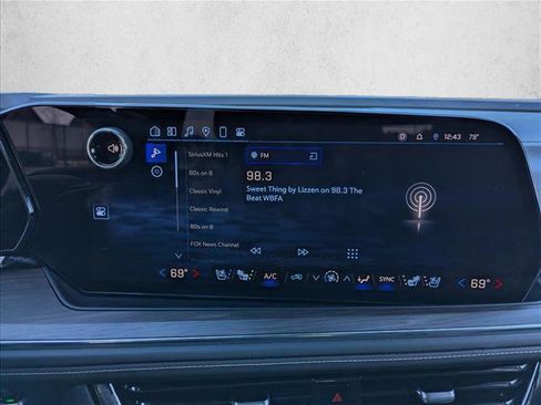 Used 2025 Chevrolet Tahoe Premier image 17