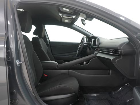 Certified 2025 Hyundai Elantra Sport image 11